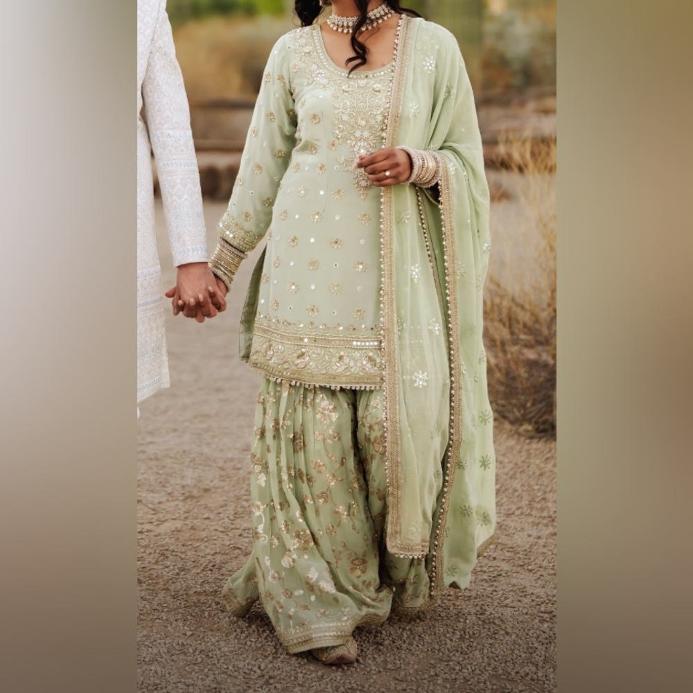 Indian Gharara sharara Suit 

Indian outfit 

Lehenga, jaggo sangeet